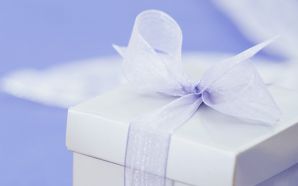 10 Christmas Presents & Christmas Gift Box