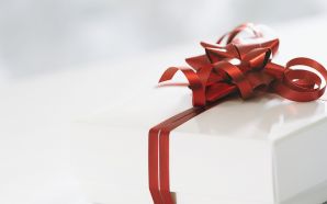 17 Christmas Presents & Christmas Gift Box