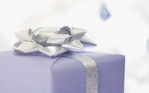 33 Christmas Presents & Christmas Gift Box