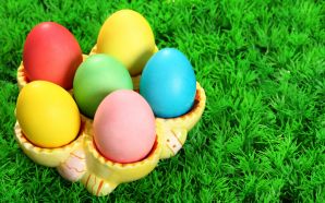 Free Colorful Easter Day Eggs wallpaper