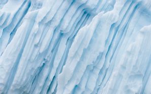 Mac OS X Snow Leopard Iceberg wallpaper