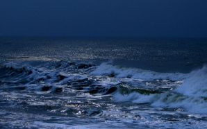 moon and sea