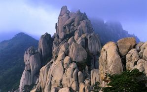 Ulsan Rock in Sorak Mountains 2C Korea
