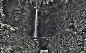 Waterfalls Free Wallpaper - Multnomah Waterfalls