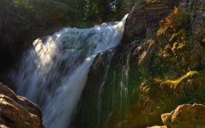 Waterfalls Free Wallpaper - MOOSE FALLS in YELLOWSTONE