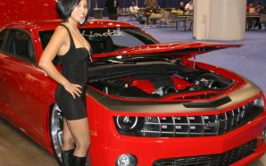 Girls and Cars SEMA 2009 Booth Professionals