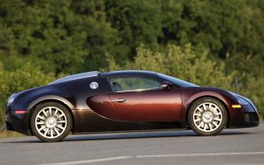Bugatti Veyron 2005 side
