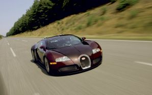 Bugatti Veyron red front
