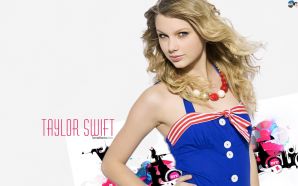 Taylor Swift in beautiful blue dress