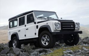 L Rover Defender Fire Ice Editions 3
