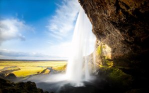 Seljalsfoss Waterfall